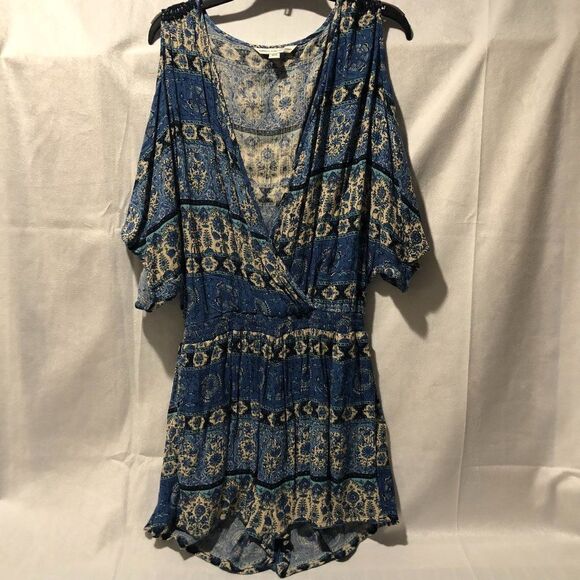 American Eagle Womens Cold Shoulder Romper Size XS Shorts Jumpsuit.           C - Picture 1 of 7